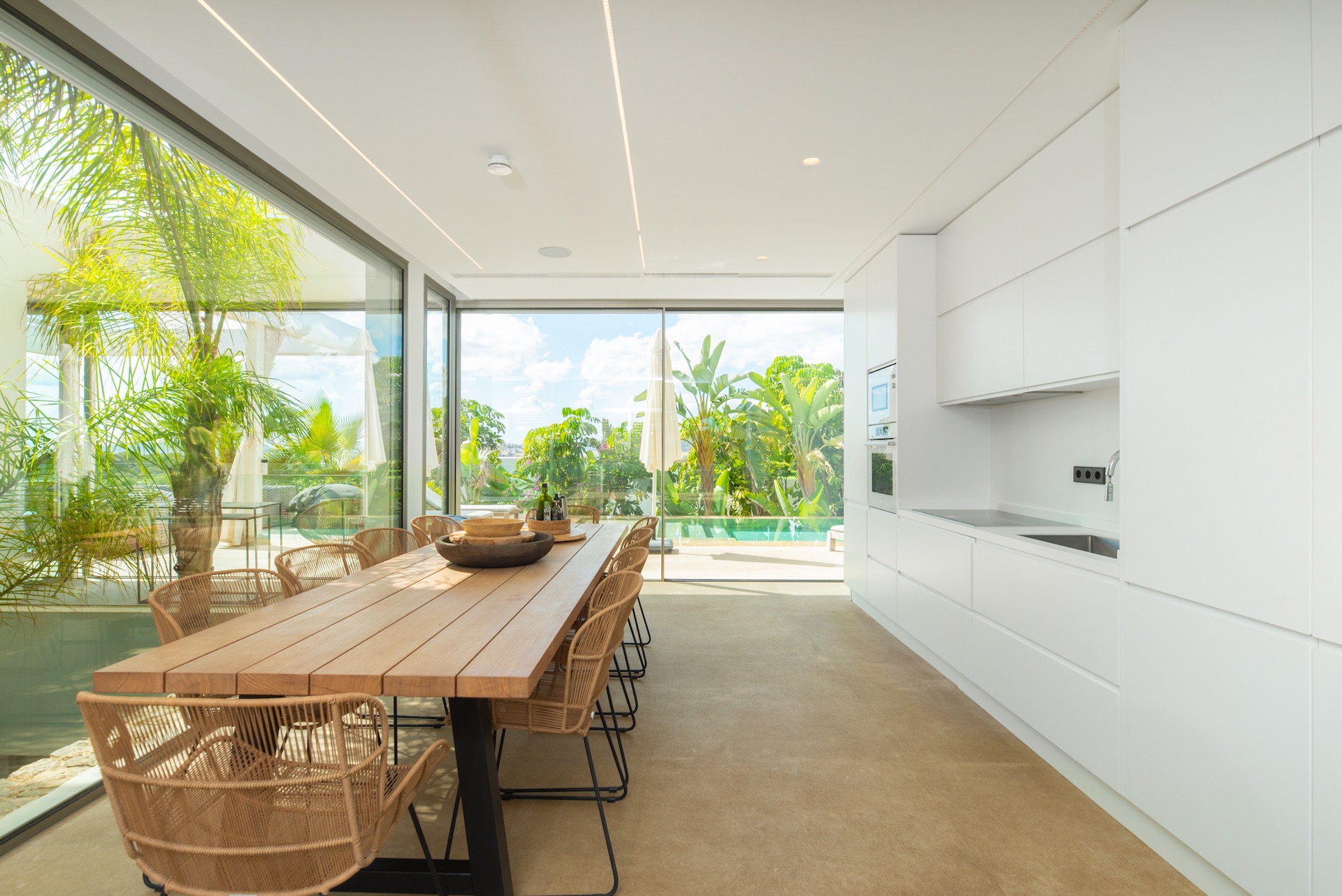 Resa Estates Ibiza sale villa Marlin vieuws kitchen .jpg